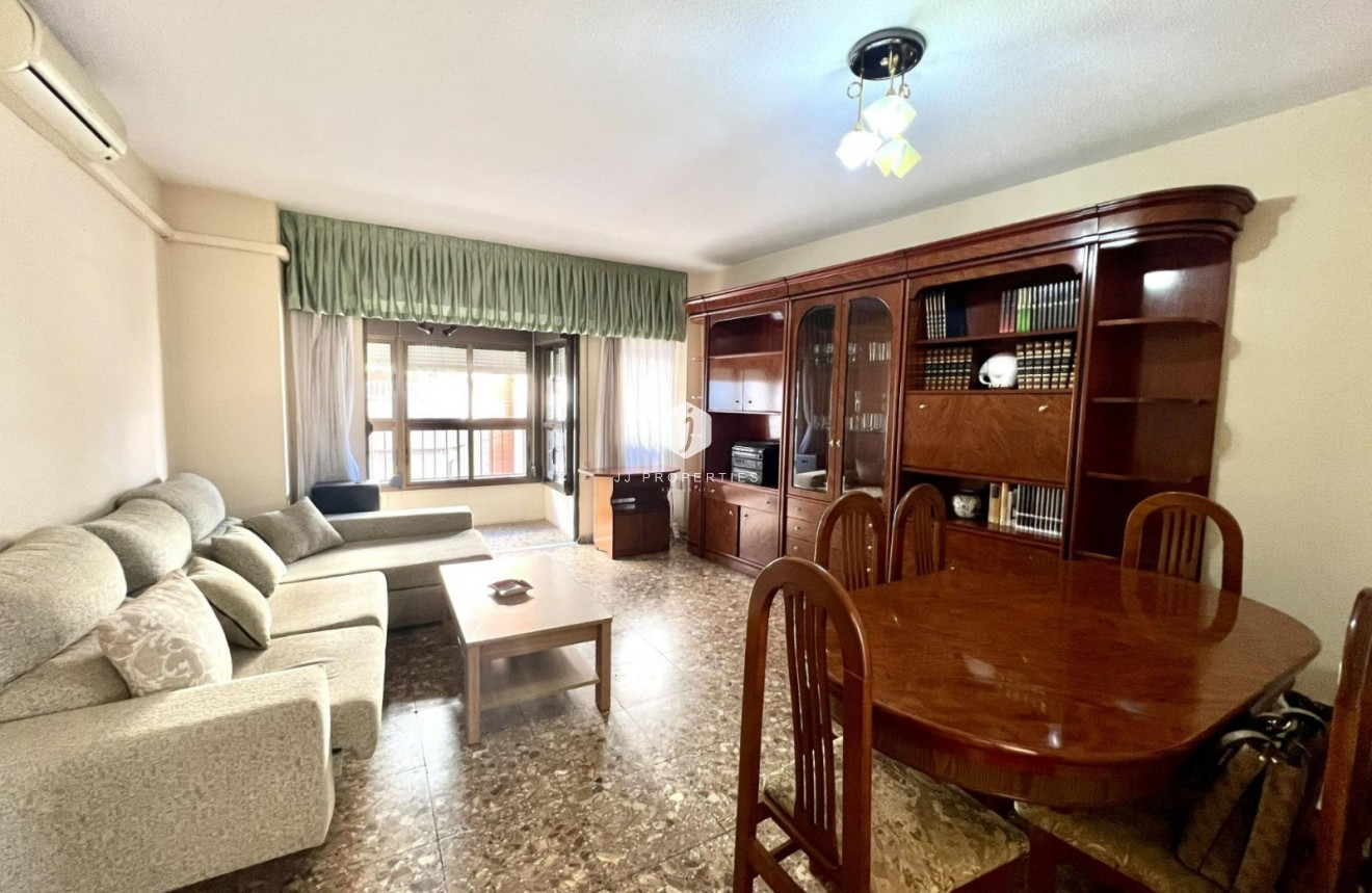 D'occasion - Appartement -
Torrevieja - Centro