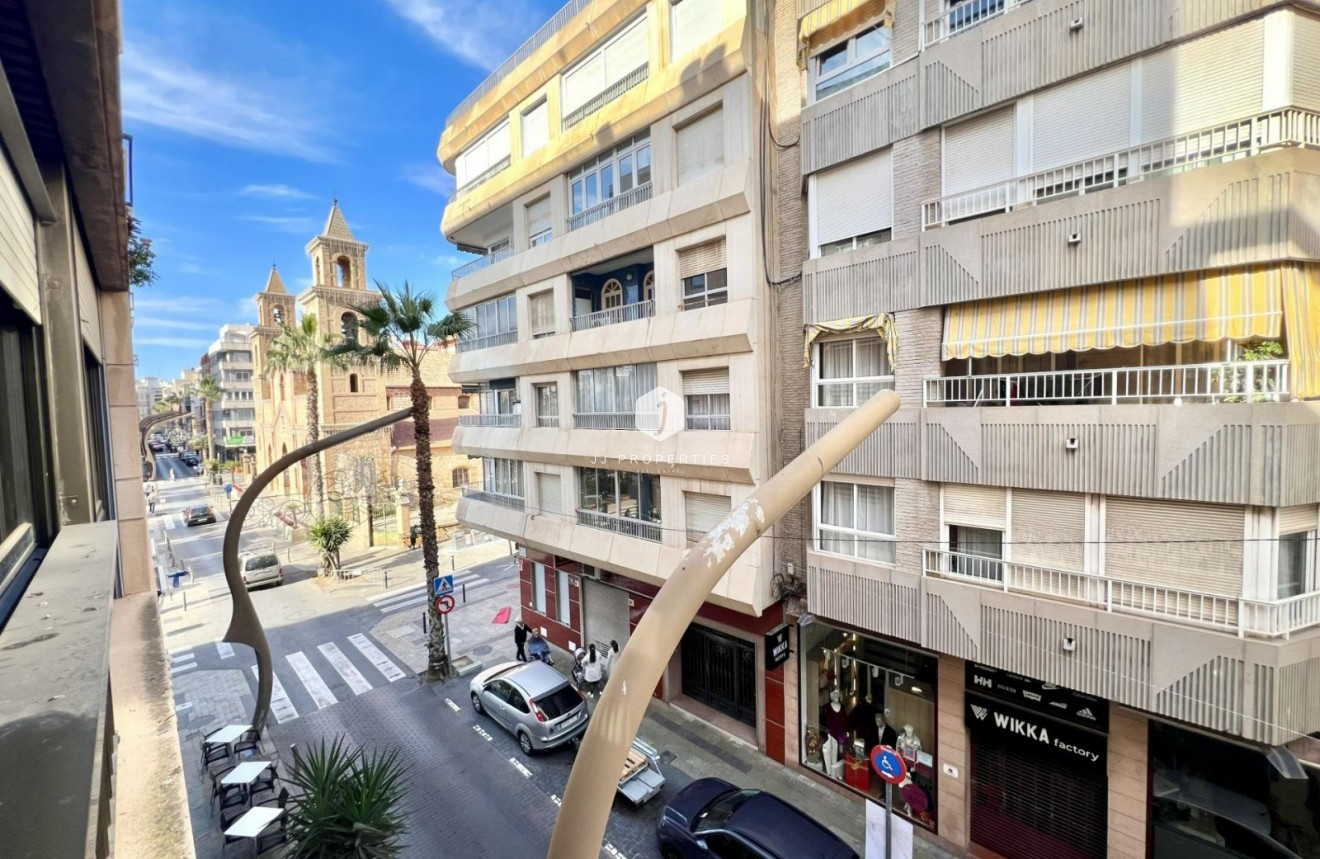 D'occasion - Appartement -
Torrevieja - Centro