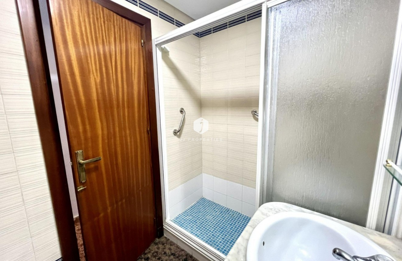 D'occasion - Appartement -
Torrevieja - Centro