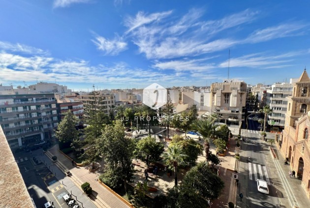 D'occasion - Appartement -
Torrevieja - Centro