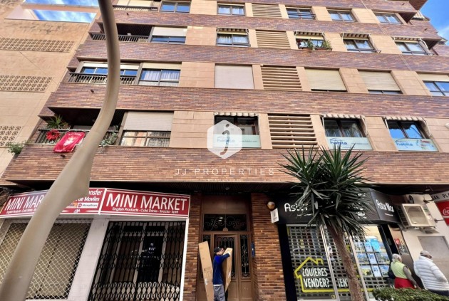 D'occasion - Appartement -
Torrevieja - Centro