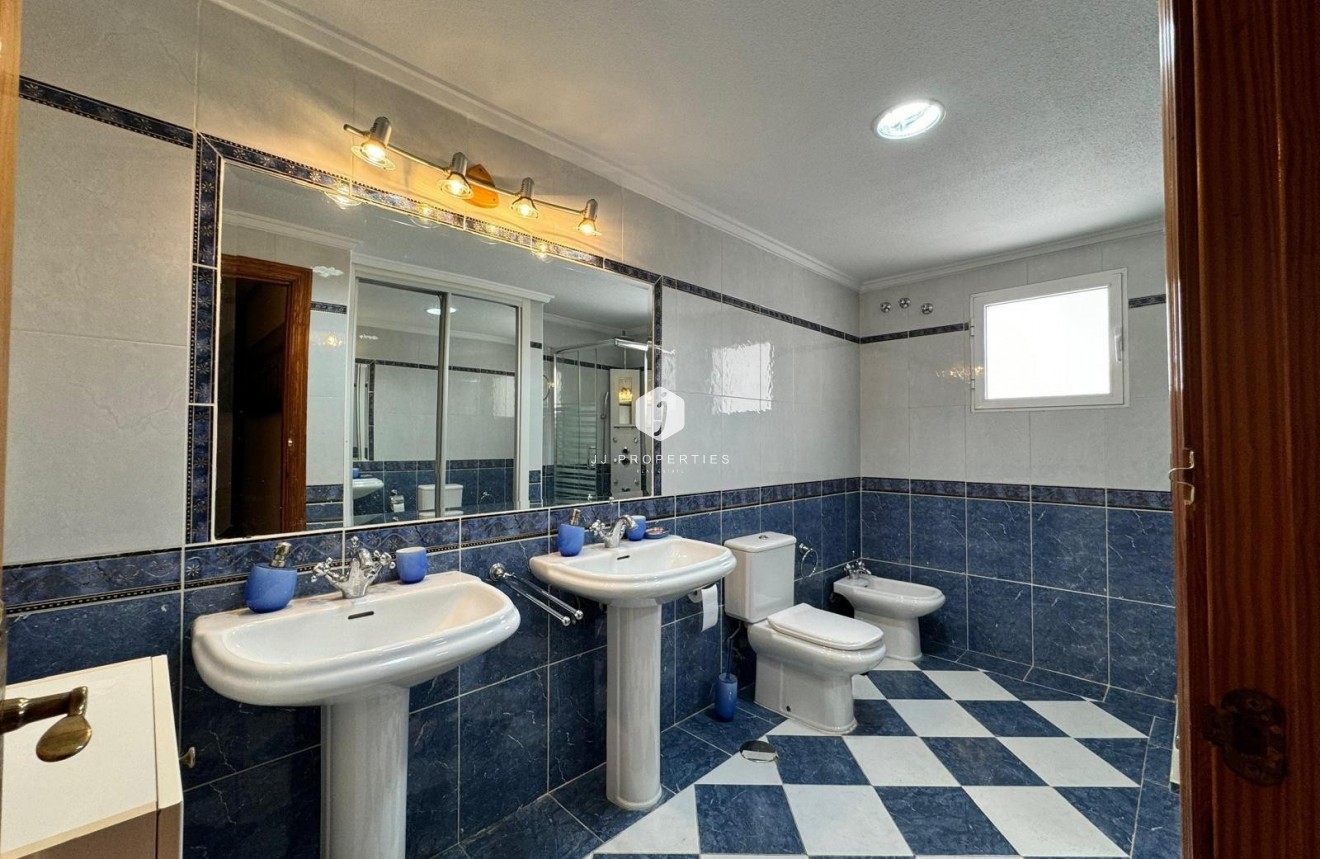 Aus zweiter Hand - Wohnung -
Torrevieja - Playa del cura