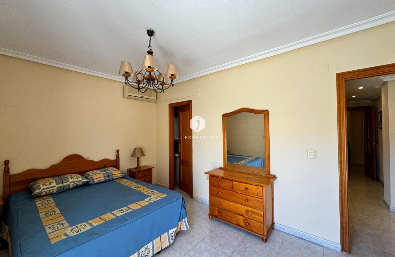 Aus zweiter Hand - Wohnung -
Torrevieja - Playa del cura