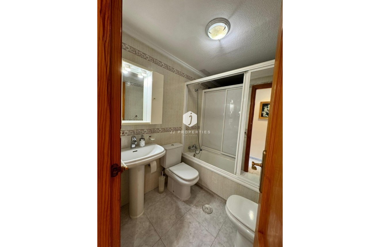 Aus zweiter Hand - Wohnung -
Torrevieja - Playa del cura