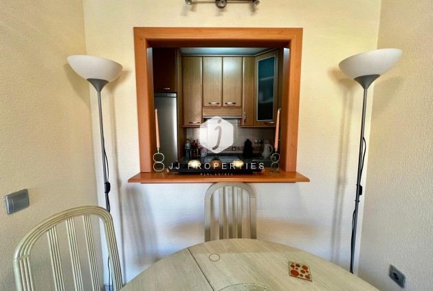 Wynajem długoterminowy - Mieszkanie w bloku -
Torrevieja - Playa de los locos