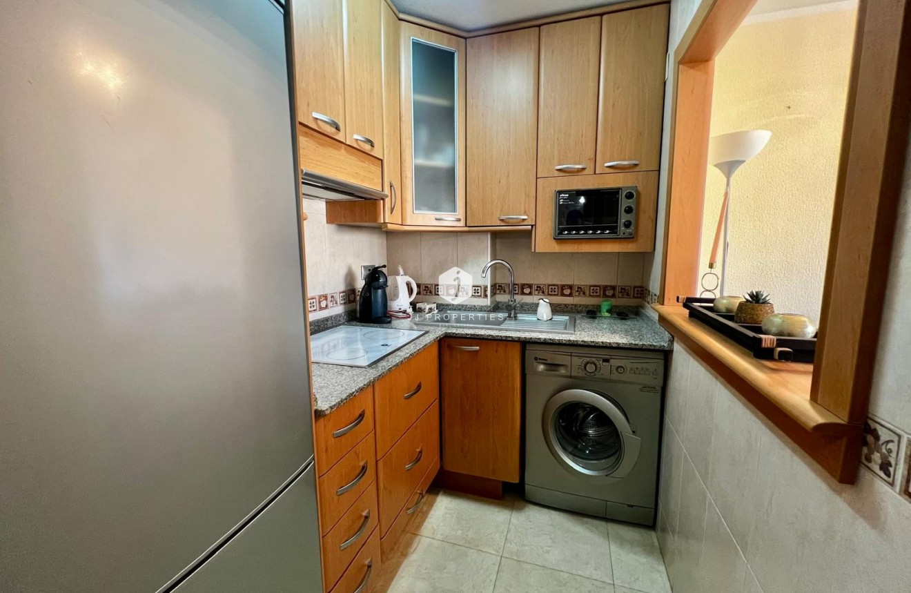 Wynajem długoterminowy - Mieszkanie w bloku -
Torrevieja - Playa de los locos