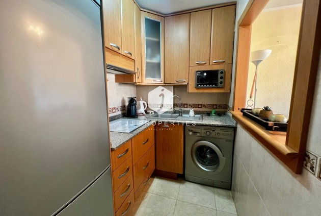 Wynajem długoterminowy - Mieszkanie w bloku -
Torrevieja - Playa de los locos