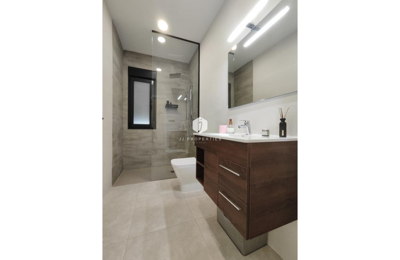 Neue Gebäude - Villa -
Pinoso - Lel