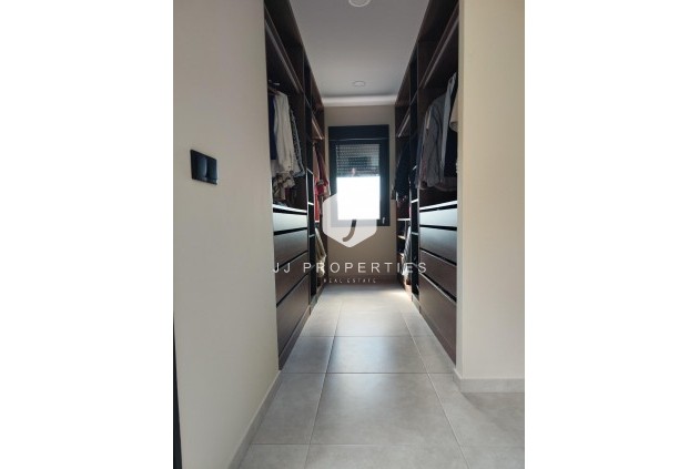 Neue Gebäude - Villa -
Pinoso - Lel