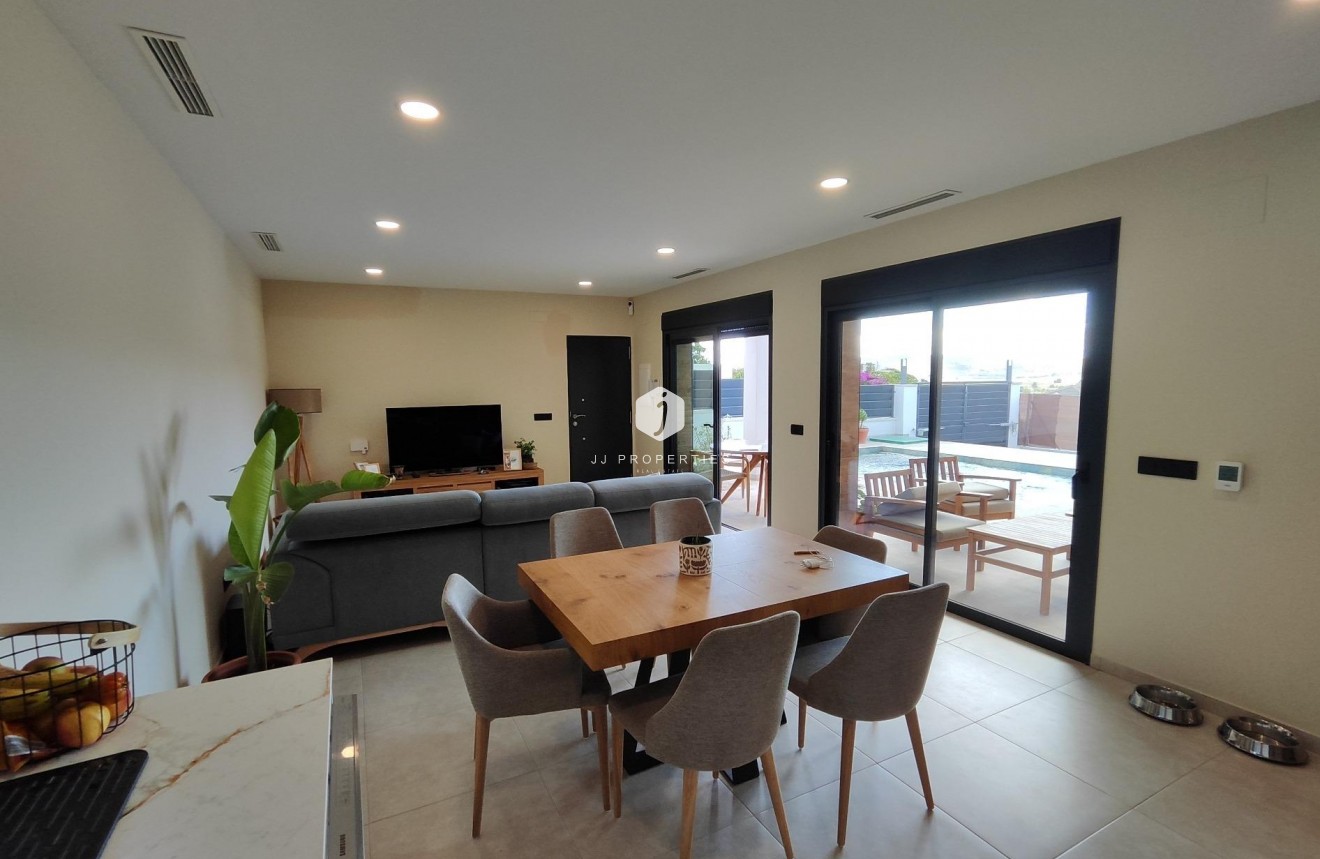 Neue Gebäude - Villa -
Pinoso - Lel