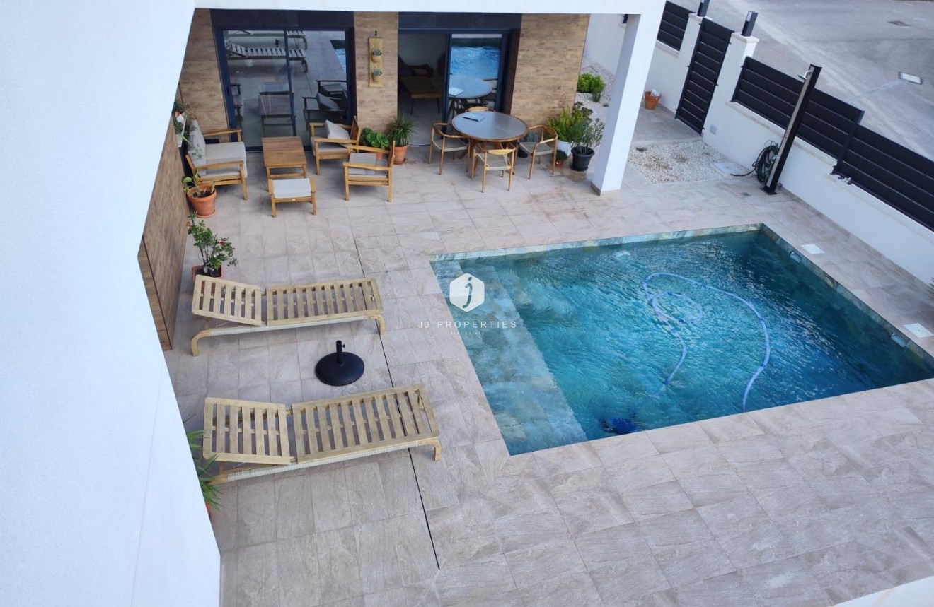 Neue Gebäude - Villa -
Pinoso - Lel