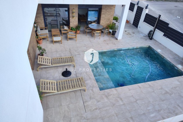 Neue Gebäude - Villa -
Pinoso - Lel