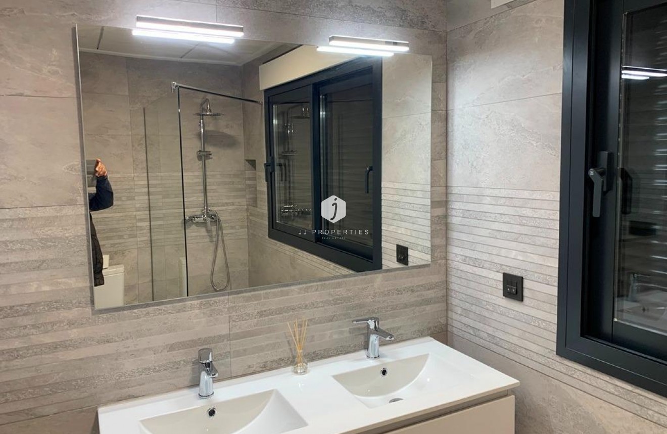 Neue Gebäude - Villa -
Pinoso - Camino Del Prado