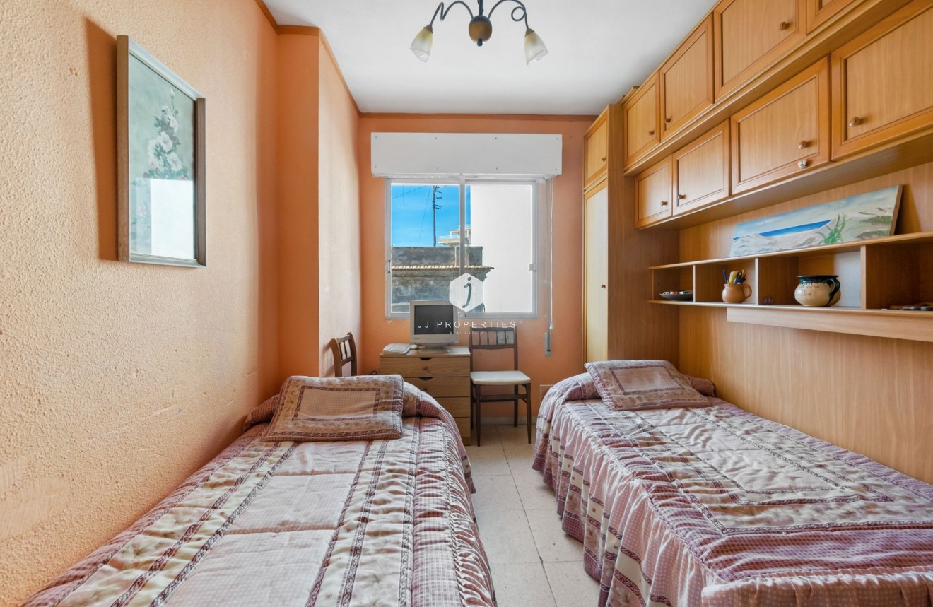 Aus zweiter Hand - Wohnung -
Torrevieja - Centro
