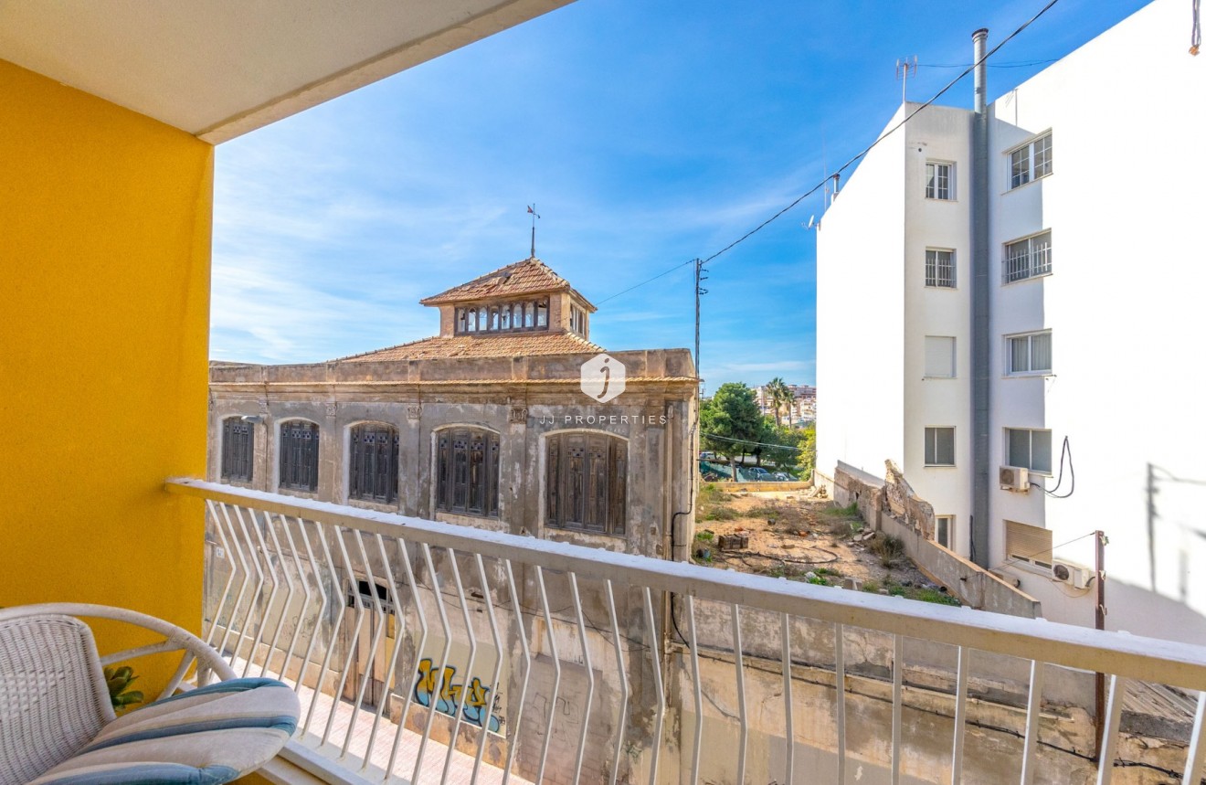 Aus zweiter Hand - Wohnung -
Torrevieja - Centro