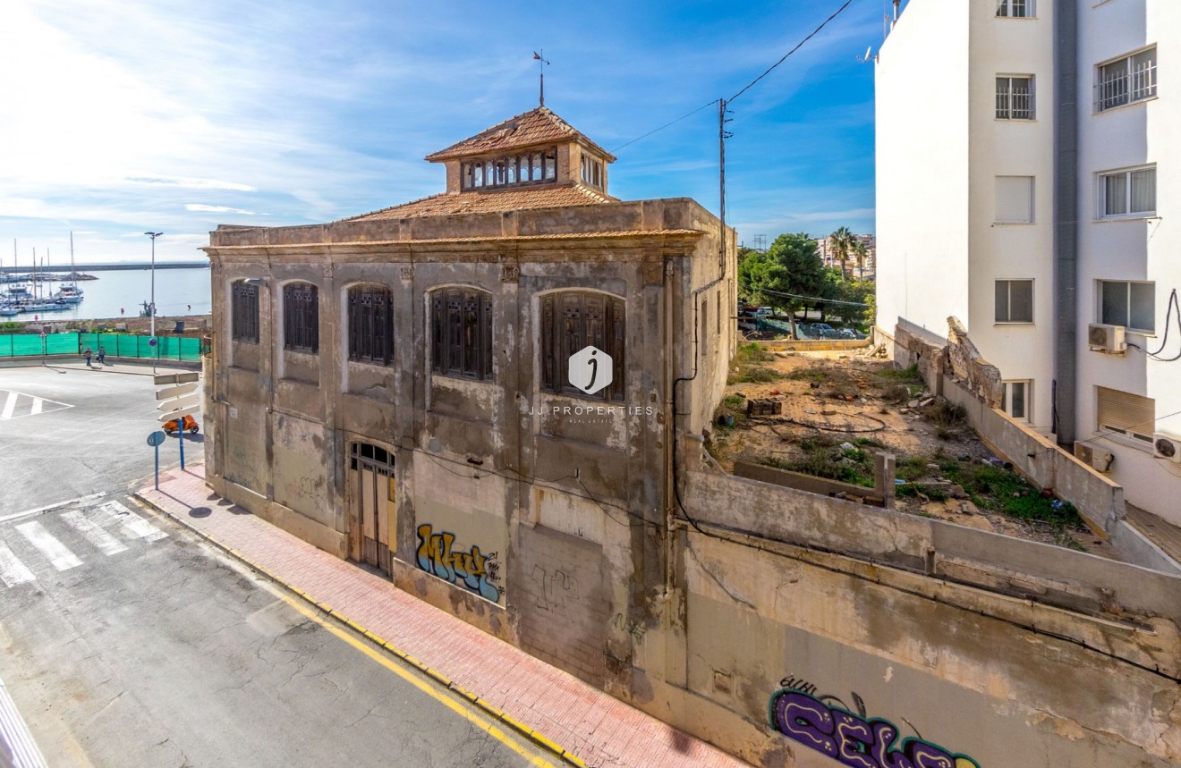 Aus zweiter Hand - Wohnung -
Torrevieja - Centro