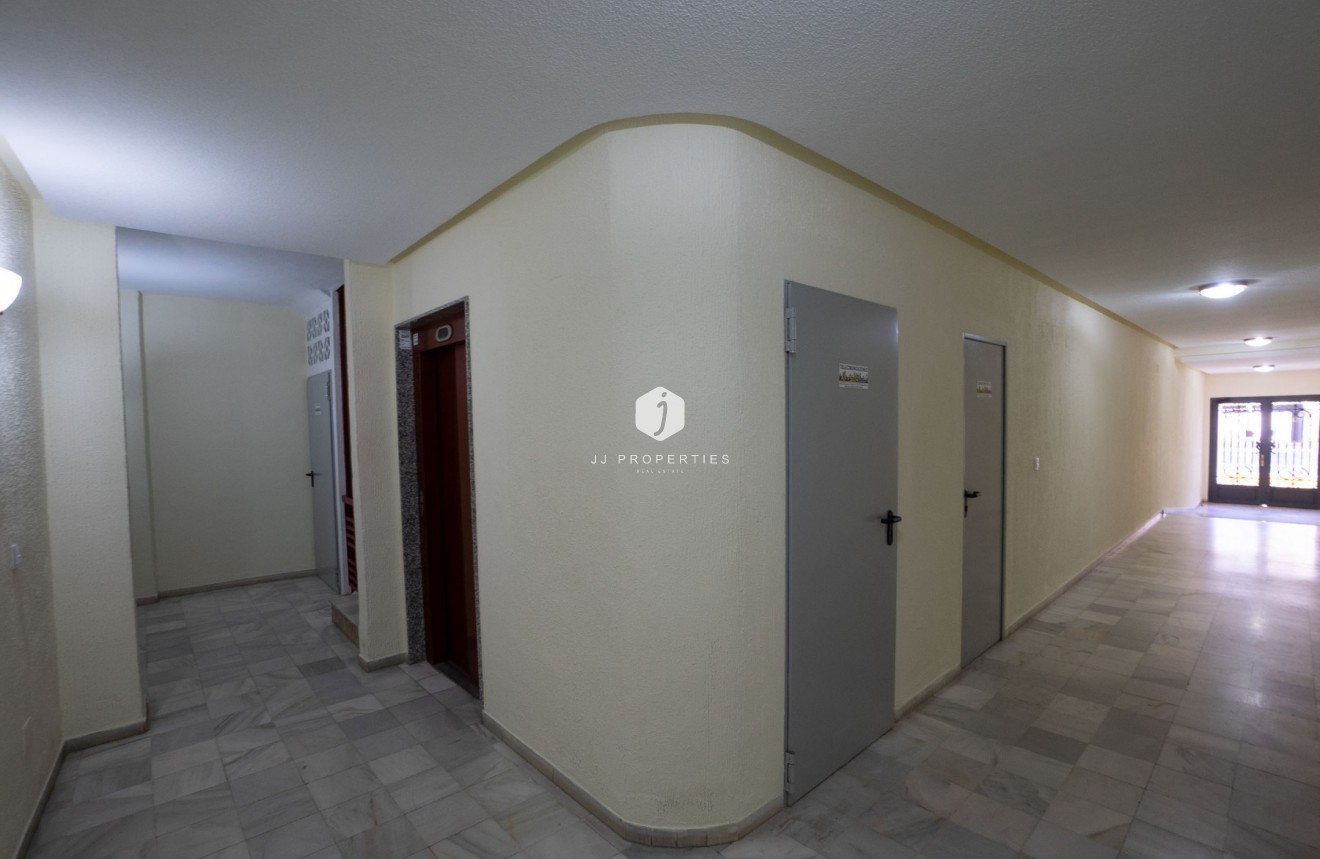 Aus zweiter Hand - Wohnung -
Torrevieja - Centro