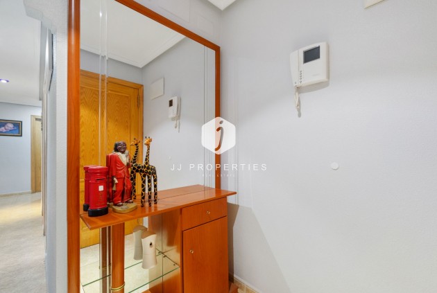 Aus zweiter Hand - Wohnung -
Torrevieja - Centro