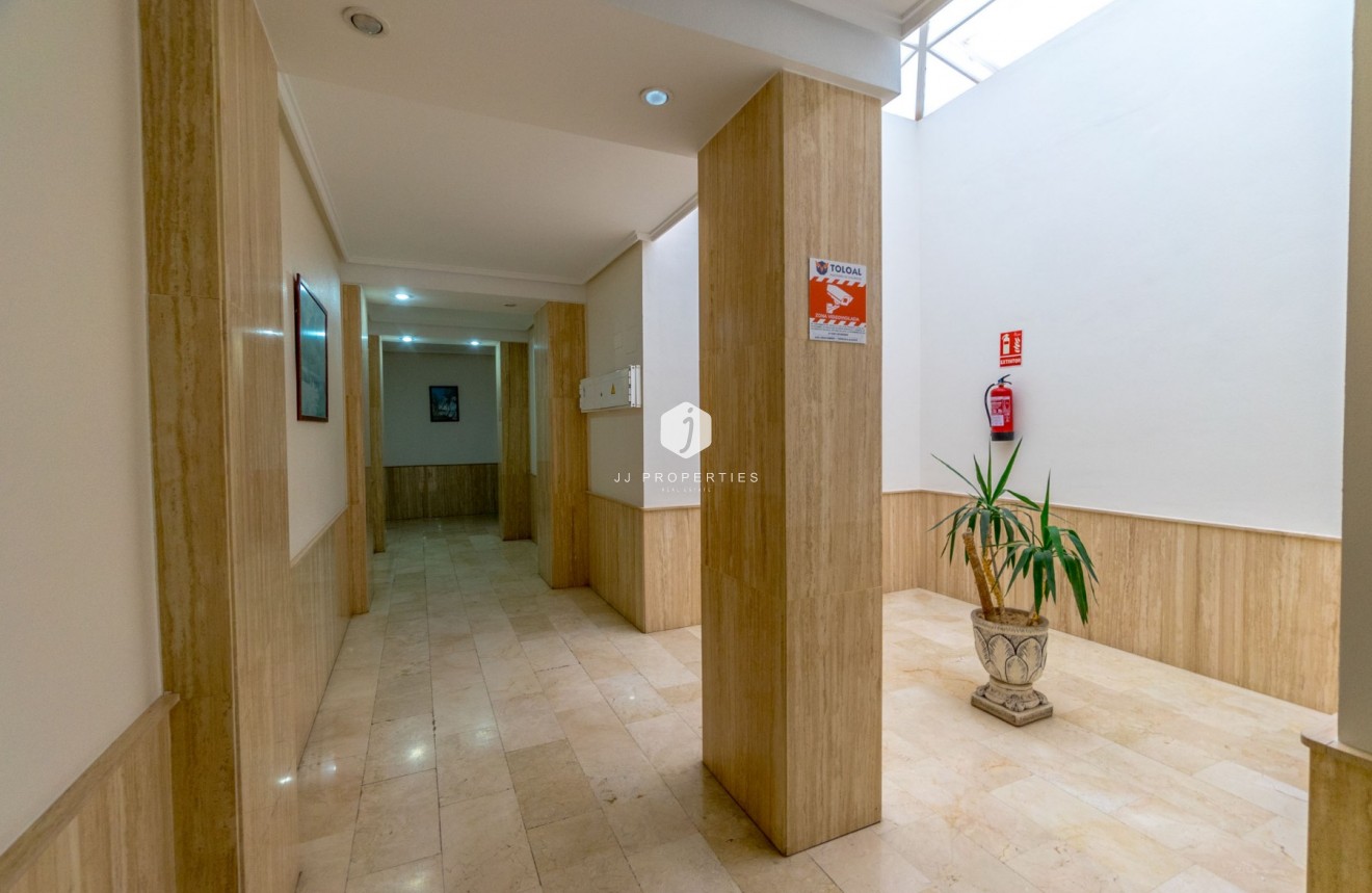 Aus zweiter Hand - Wohnung -
Torrevieja - Centro