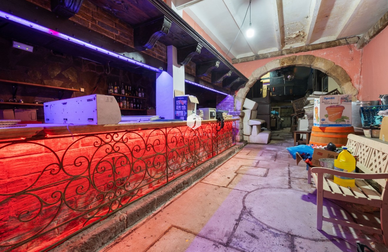 Resale - Commercial -
Torrevieja