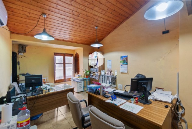 Resale - Commercial -
Torrevieja