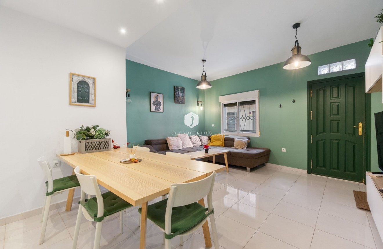 Aus zweiter Hand - Wohnung -
Torrevieja - Centro