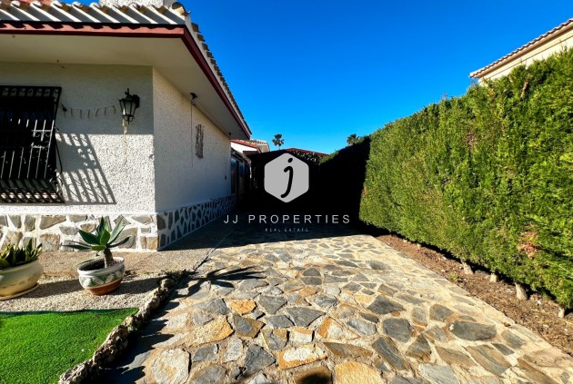 Alquiler a largo plazo - Chalet -
Cabo Roig - MUY CERCA DE LA PLAYA