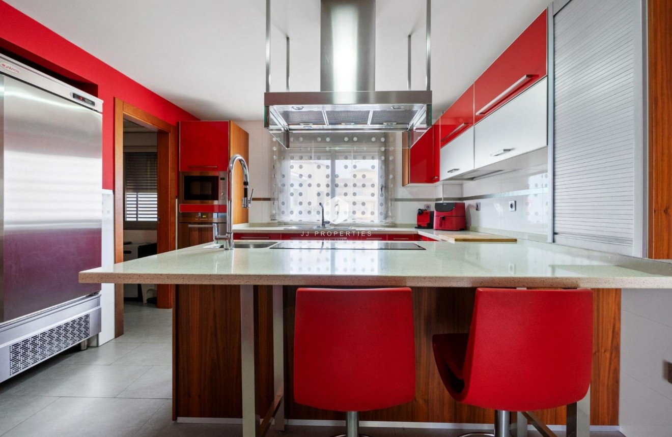 Segunda mano - Chalet -
Rojales