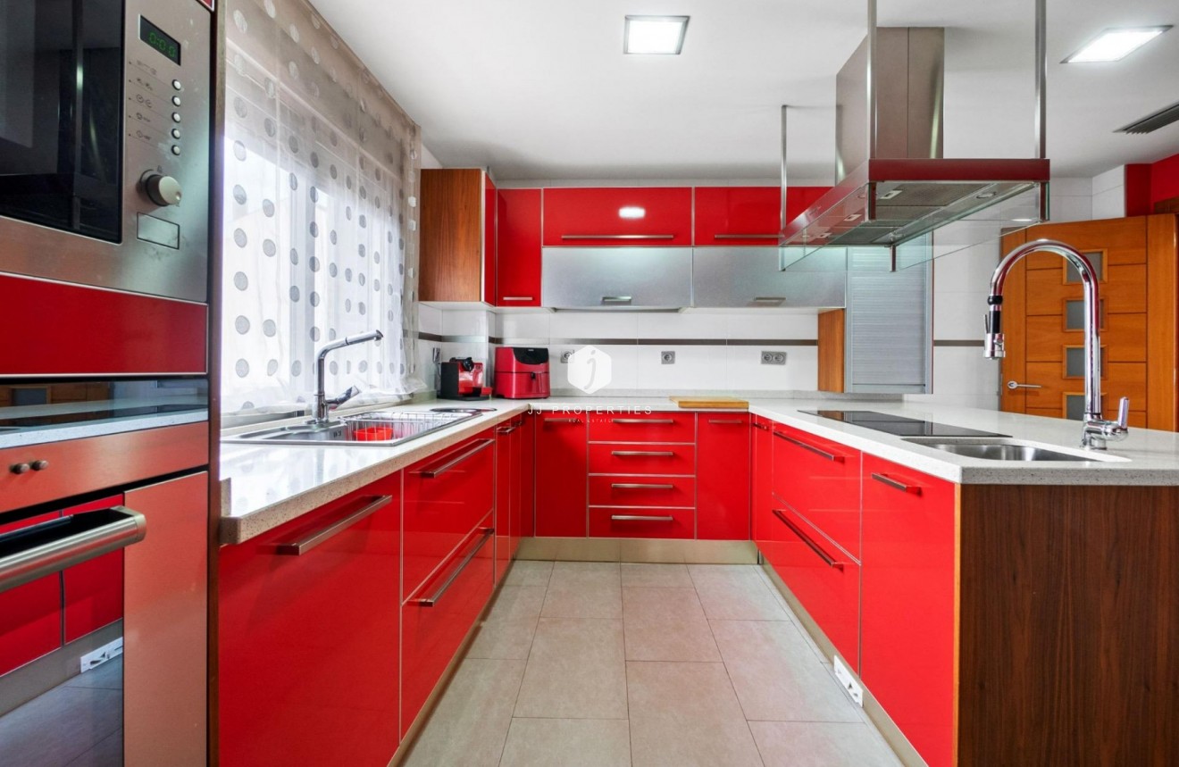 Segunda mano - Chalet -
Rojales