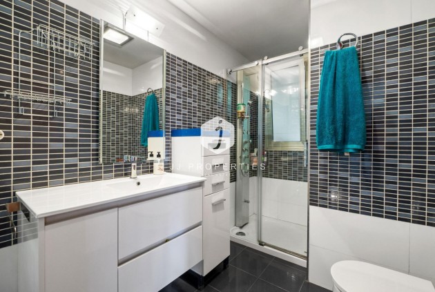 Segunda mano - Chalet -
Rojales