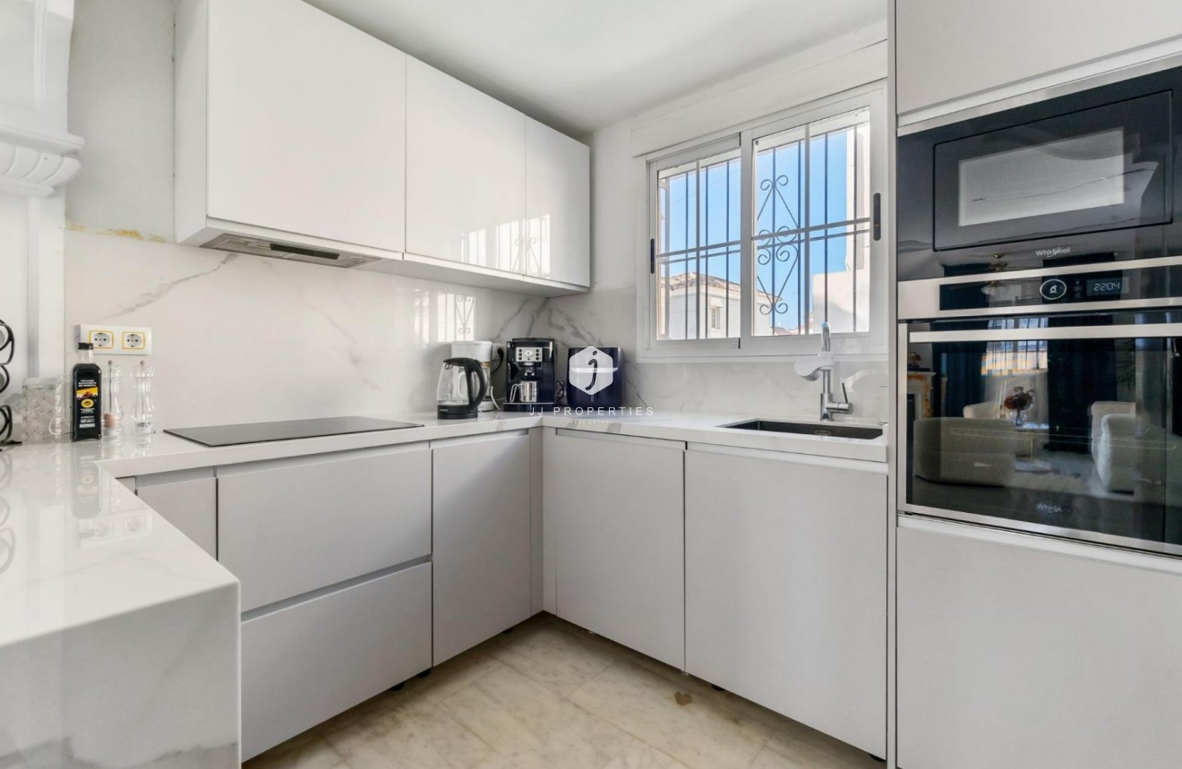 Tweedehands - Chalet -
Orihuela Costa - Las Filipinas