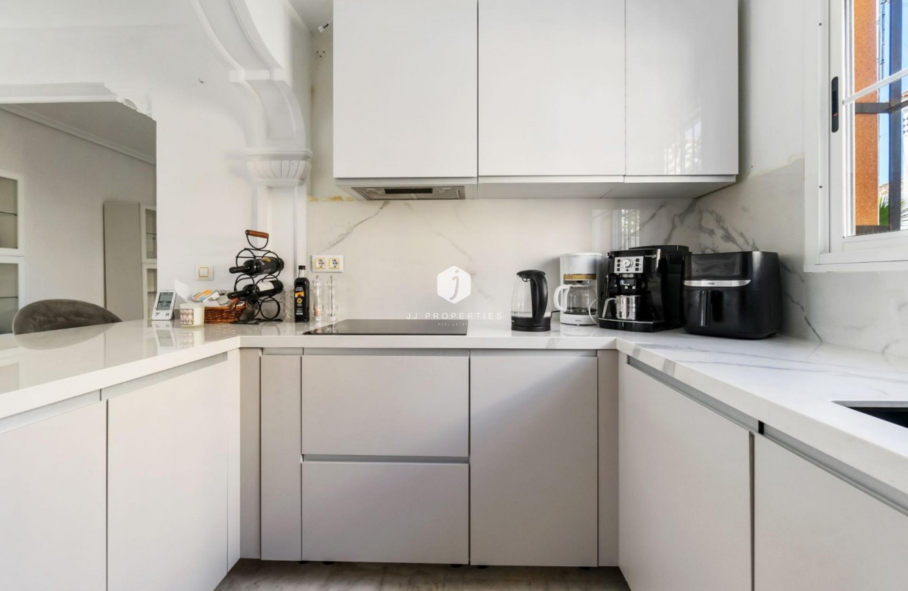 Tweedehands - Chalet -
Orihuela Costa - Las Filipinas