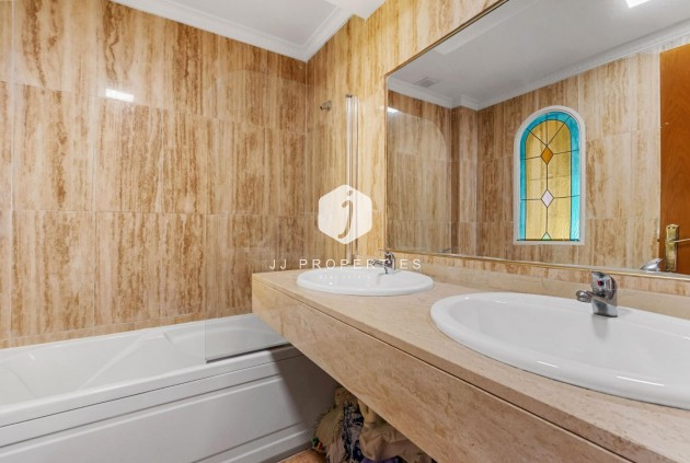 Tweedehands - Chalet -
Orihuela Costa - Las Filipinas