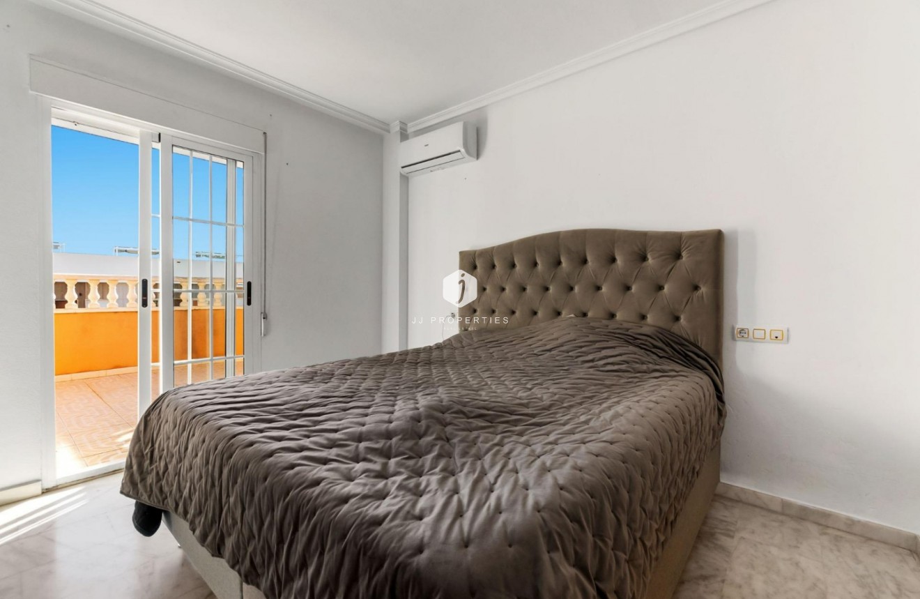 Tweedehands - Chalet -
Orihuela Costa - Las Filipinas