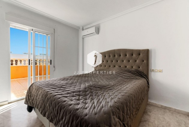 Tweedehands - Chalet -
Orihuela Costa - Las Filipinas