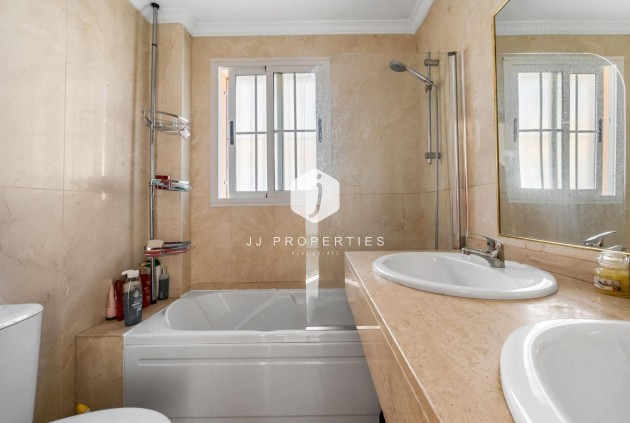 Tweedehands - Chalet -
Orihuela Costa - Las Filipinas