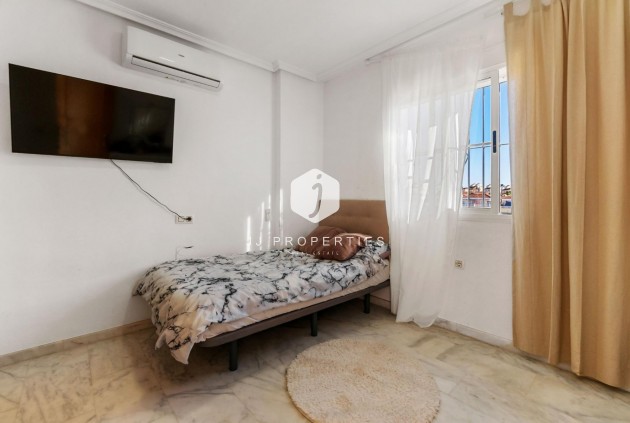 Tweedehands - Chalet -
Orihuela Costa - Las Filipinas