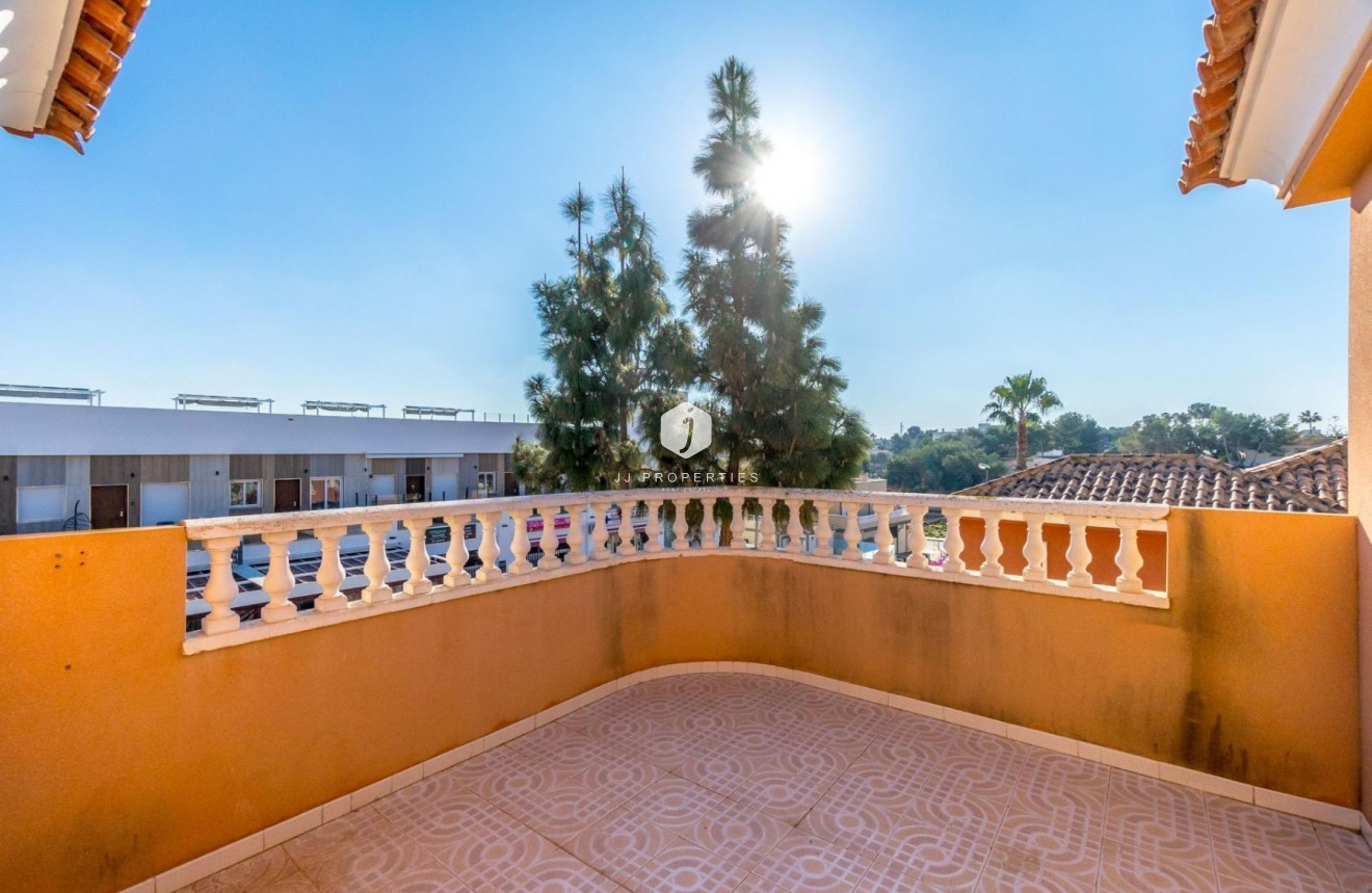 Tweedehands - Chalet -
Orihuela Costa - Las Filipinas