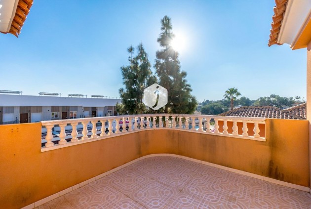 Tweedehands - Chalet -
Orihuela Costa - Las Filipinas