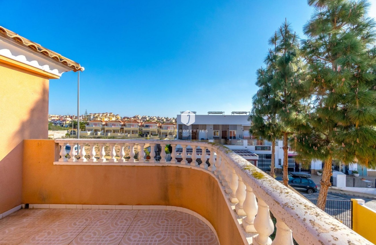 Tweedehands - Chalet -
Orihuela Costa - Las Filipinas