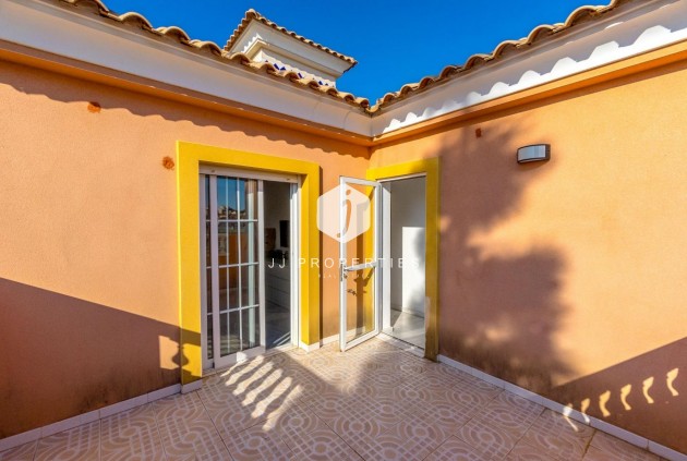 Tweedehands - Chalet -
Orihuela Costa - Las Filipinas