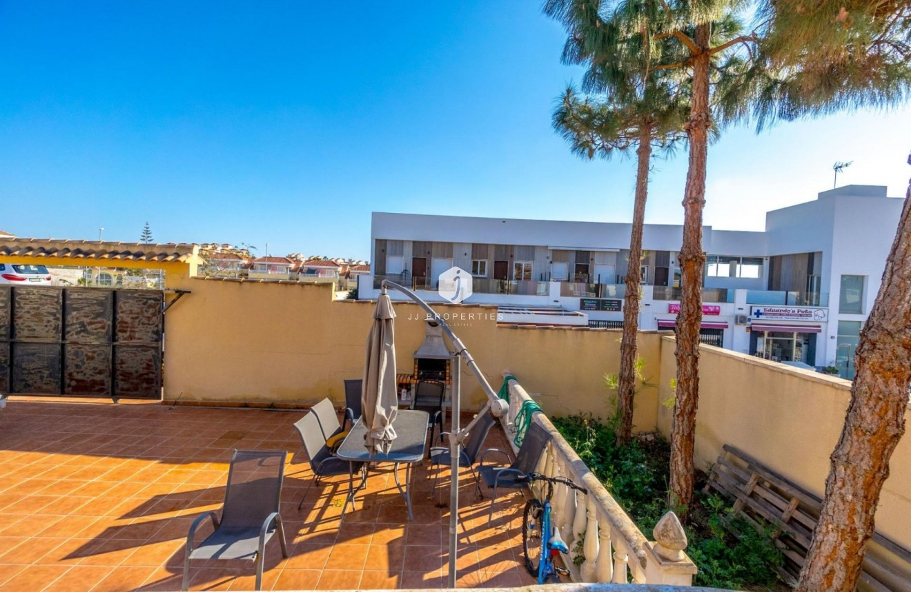 Tweedehands - Chalet -
Orihuela Costa - Las Filipinas