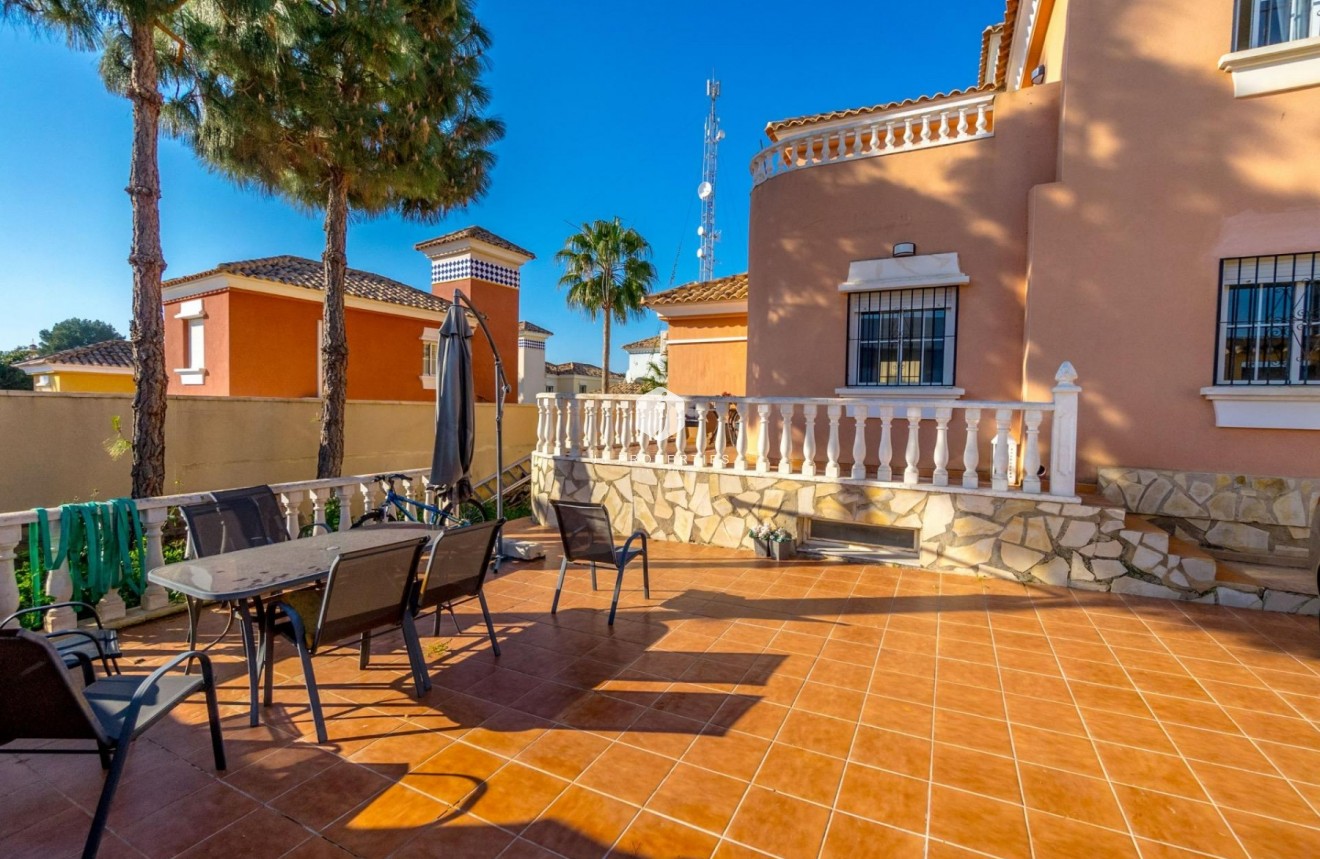 Tweedehands - Chalet -
Orihuela Costa - Las Filipinas