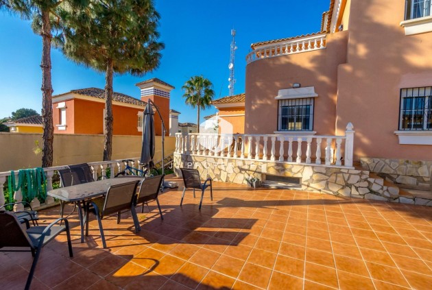 Tweedehands - Chalet -
Orihuela Costa - Las Filipinas