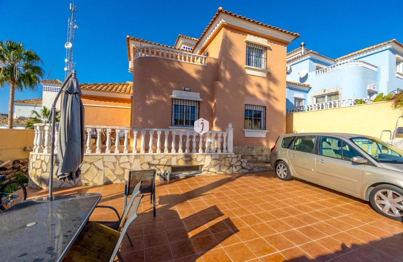 Tweedehands - Chalet -
Orihuela Costa - Las Filipinas