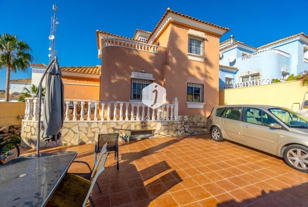 Tweedehands - Chalet -
Orihuela Costa - Las Filipinas