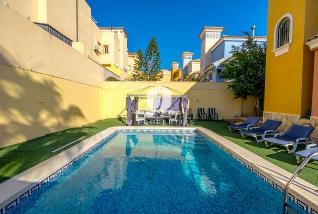 Tweedehands - Chalet -
Orihuela Costa - Las Filipinas