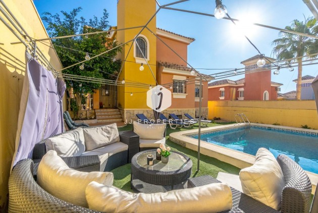 Tweedehands - Chalet -
Orihuela Costa - Las Filipinas