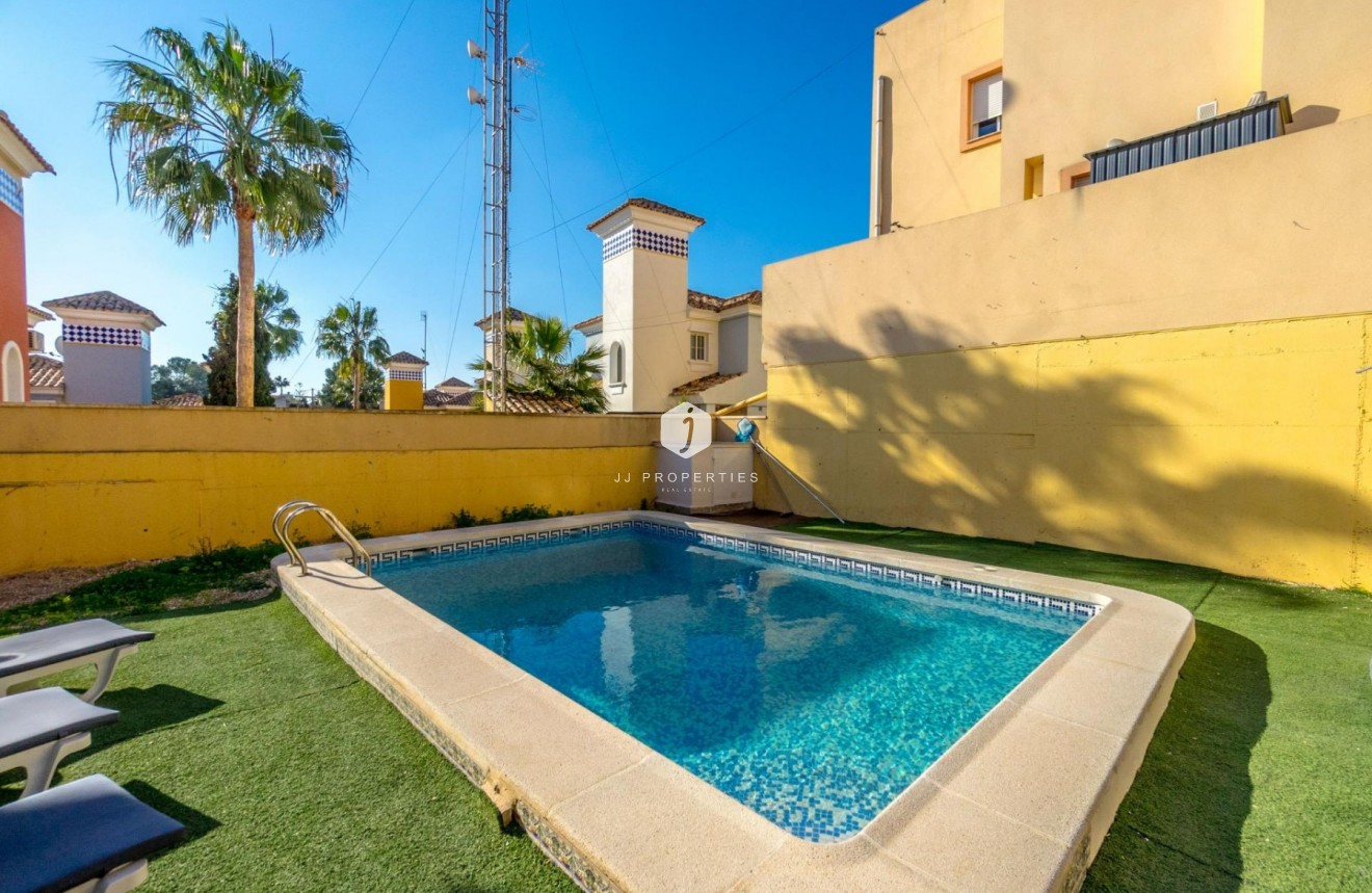 Tweedehands - Chalet -
Orihuela Costa - Las Filipinas