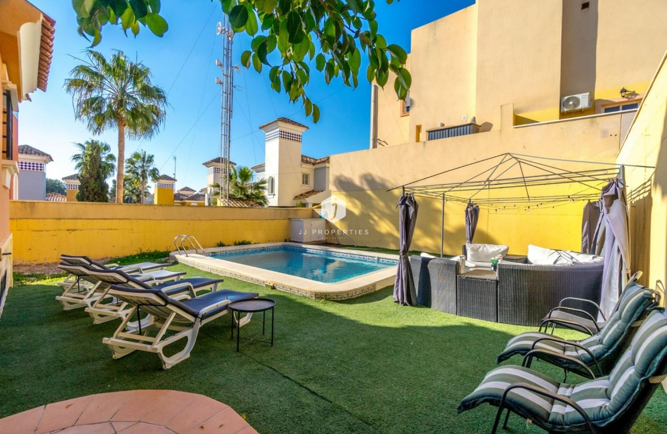 Tweedehands - Chalet -
Orihuela Costa - Las Filipinas